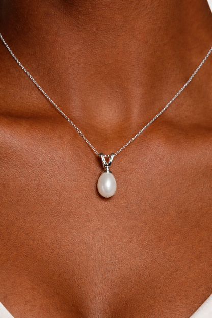 Collar Argenta – El Esplendor de la Perla Eterna