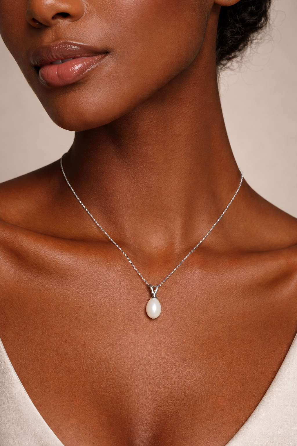 Collar Argenta – El Esplendor de la Perla Eterna